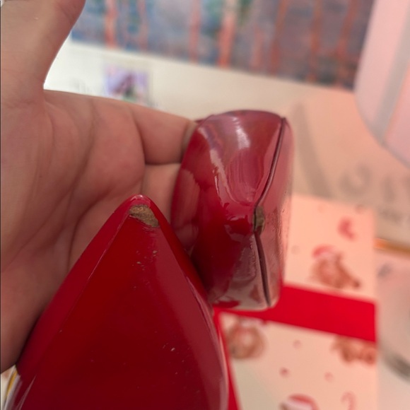 Christian Louboutin patent leather so Kate - Picture 4 of 6